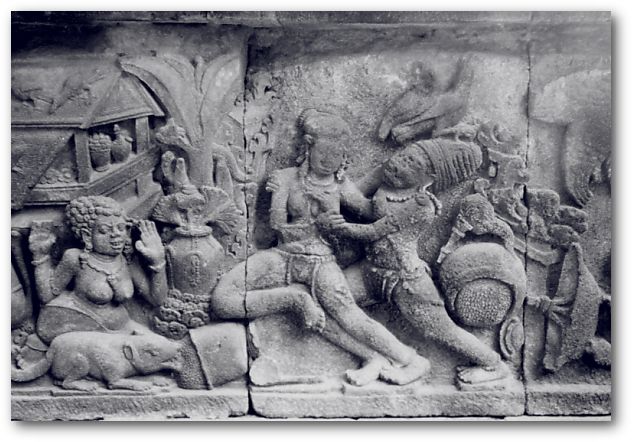 プランバナン寺院のラーマーヤナ レリーフ(12)「シンタ誘拐」(ユネスコ世界遺産)：ジャワの寺院：インドネシア