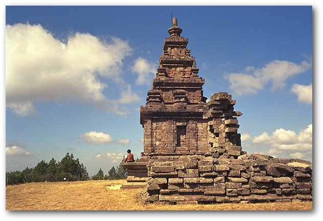 グドゥン・ソンゴ寺院(17)：ジャワの寺院(遺跡)：インドネシア
