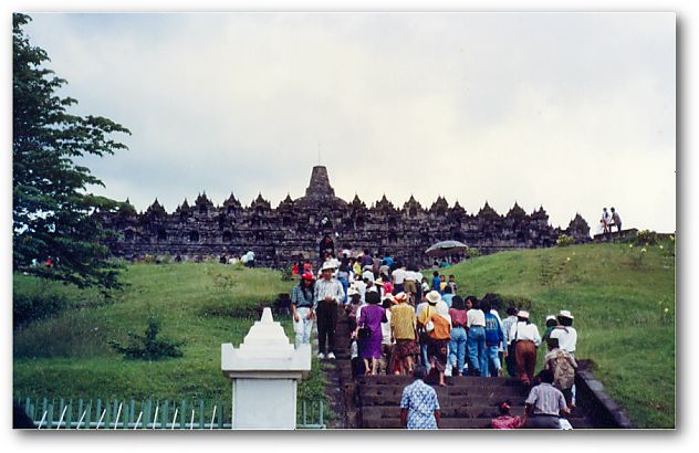 ボロブドゥール寺院(6)(ユネスコ世界遺産)：ジャワの寺院(遺跡)：インドネシア