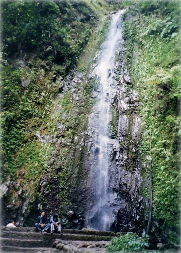 カリウラン森林公園：滝(Hutan Wisata Kaliurang)：私の好きなインドネシア