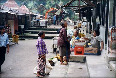 カリウラン森林公園：市場(Hutan Wisata Kaliurang)：私の好きなインドネシア