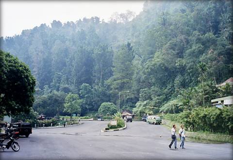 カリウラン森林公園：駐車場(Hutan Wisata Kaliurang)：私の好きなインドネシア