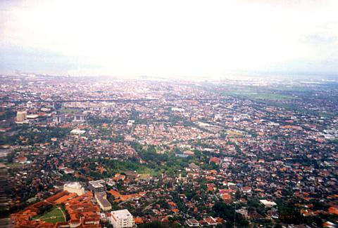 Semarang 上空